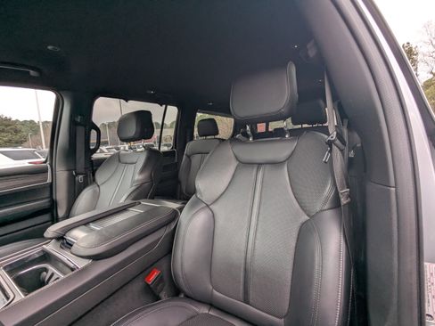 Used 2024 Jeep Wagoneer Series II w/ Convenience Group I image 9