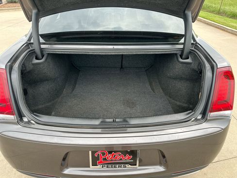 Used 2022 Chrysler 300 Touring w/ Sport Appearance Package RWD image 21