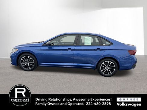 Used 2023 Volkswagen Jetta Sport image 5
