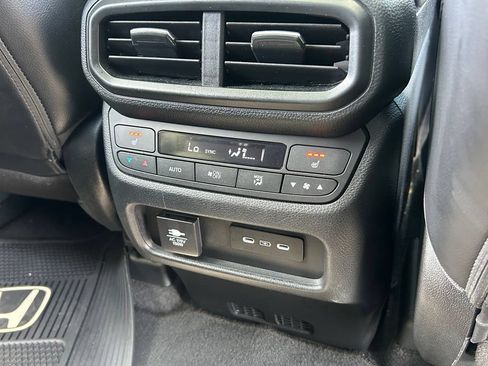 Used 2024 Honda Pilot Elite image 44