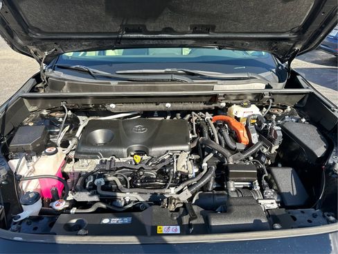 Used 2019 Toyota RAV4 Limited AWD/4WD image 11