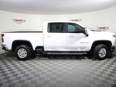 Used 2023 Chevrolet Silverado 2500 LT w/ Convenience Package image 4