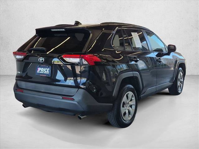 Used 2019 Toyota RAV4 LE FWD image 5