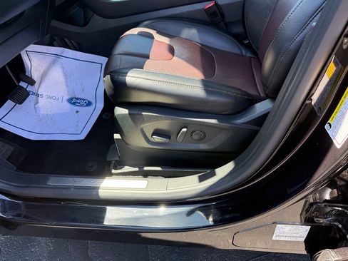 Used 2022 Ford Edge Titanium w/ Equipment Group 301A AWD/4WD image 30