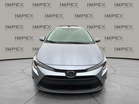 Used 2025 Toyota Corolla LE image 8