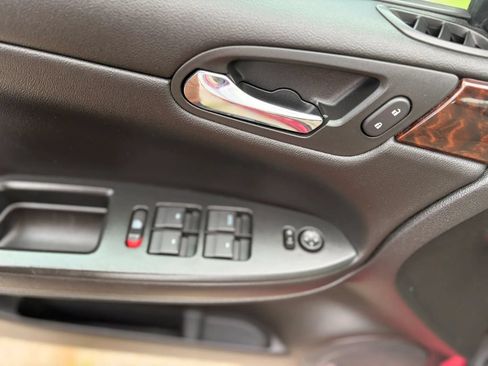 Used 2013 Chevrolet Impala LTZ FWD image 21