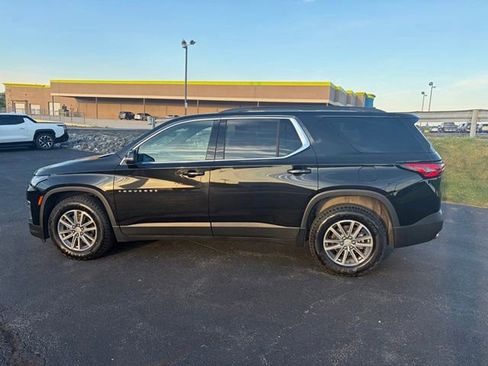 Used 2023 Chevrolet Traverse LT AWD/4WD image 8