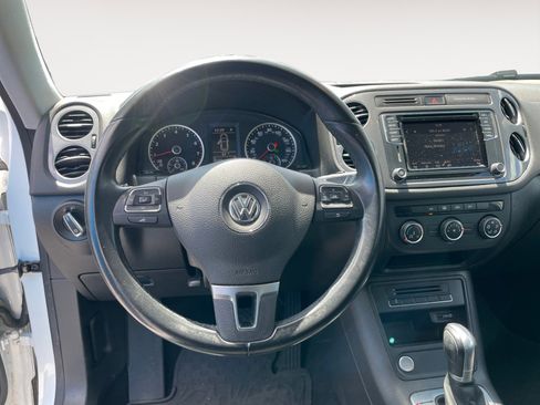 Used 2017 Volkswagen Tiguan Limited w/ Premium Package AWD/4WD image 14