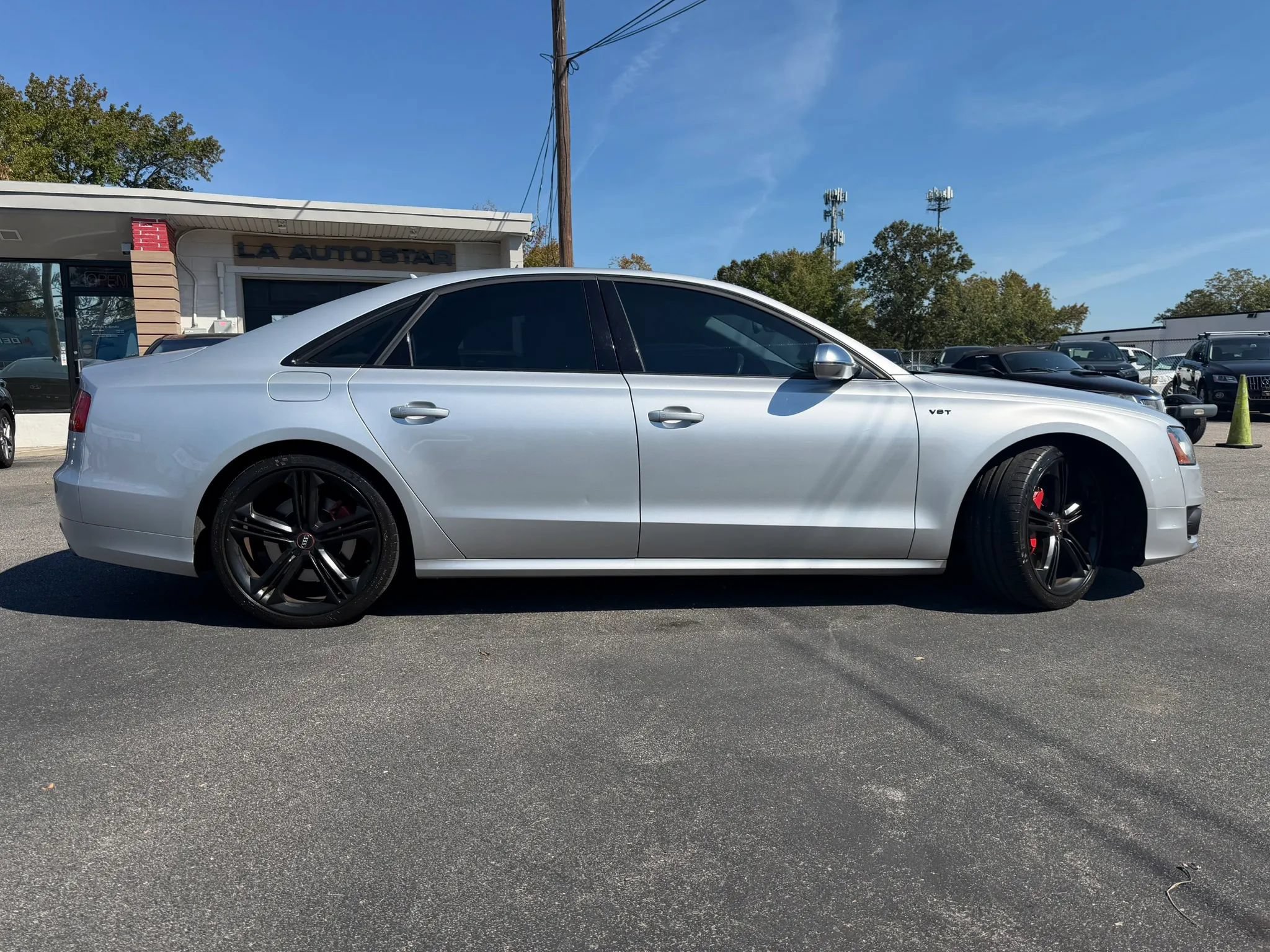 Used 2013 Audi S8 AWD/4WD image 2