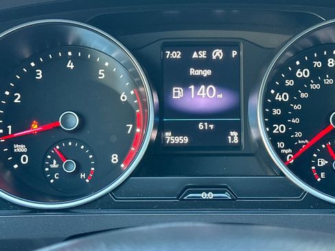 Used 2021 Volkswagen Tiguan SE image 25