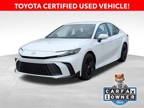 Used 2025 Toyota Camry SE w/ Convenience Package image 1