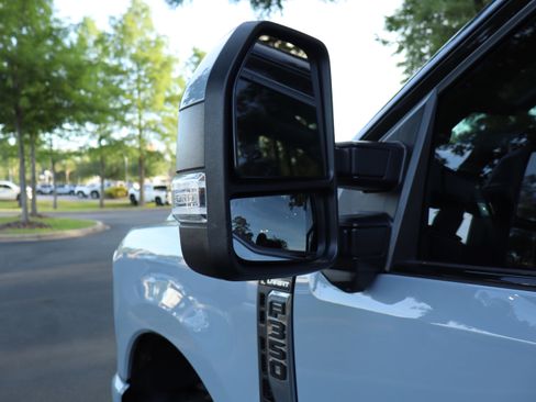Used 2024 Ford F350 Lariat w/ Lariat Ultimate Package AWD/4WD image 19