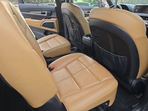 Used 2022 Kia Telluride SX w/ Towing Package image 13