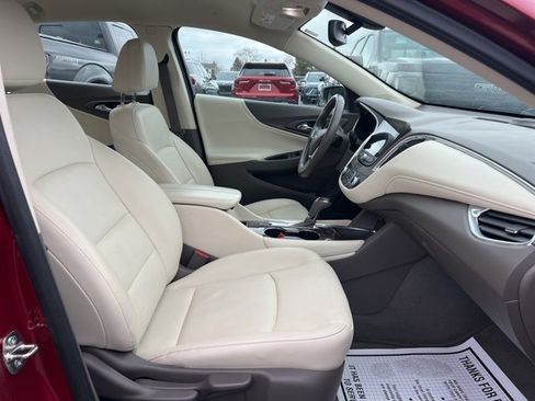 Used 2019 Chevrolet Malibu LT w/ Leather Package image 11