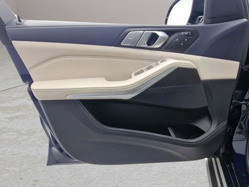 Used 2022 BMW X7 xDrive40i w/ Executive Package image 30