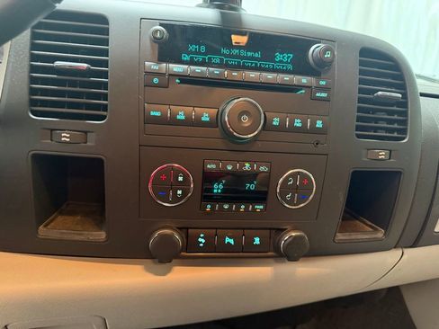 Used 2011 Chevrolet Silverado 1500 LT w/ Regional Value Package RWD image 6