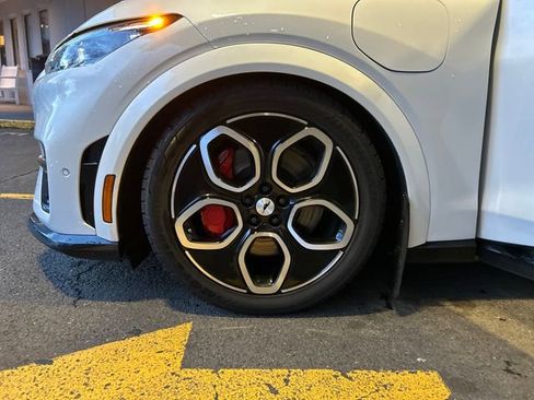 Used 2023 Ford Mustang Mach-E GT image 29