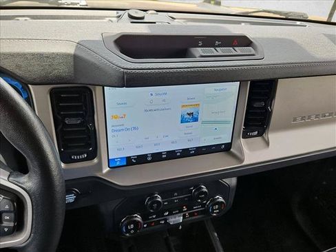 Used 2025 Ford Bronco Outer Banks AWD/4WD image 15