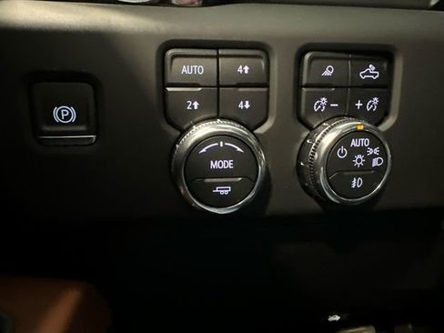 Used 2025 GMC Sierra 1500 Denali Ultimate AWD/4WD image 25