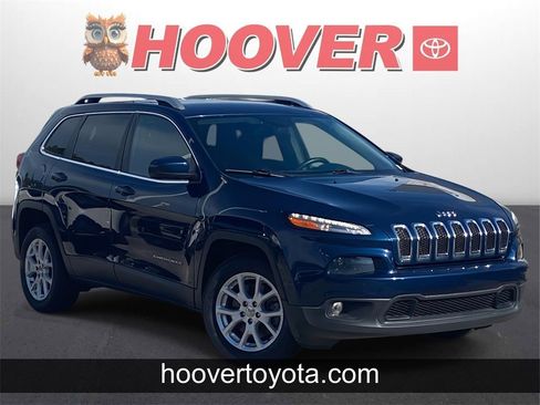 Used 2018 Jeep Cherokee Latitude Plus w/ Comfort/Convenience Group image 1