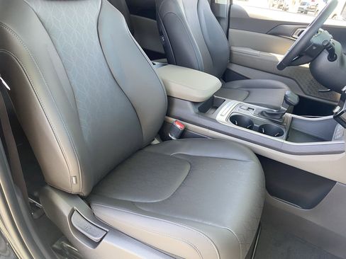 New 2026 Kia Carnival image 8