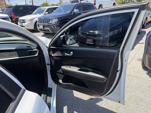 Used 2019 Kia Optima S FWD image 27