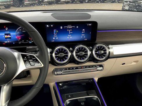 Certified 2026 Mercedes-Benz GLB 250 4MATIC image 6