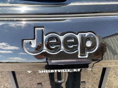 Used 2023 Jeep Compass Latitude AWD/4WD image 23