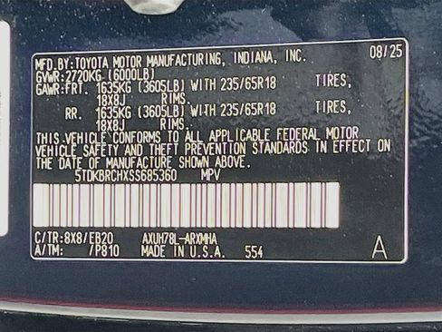 Used 2025 Toyota Highlander XLE AWD/4WD image 34