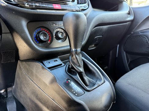 Used 2018 RAM ProMaster City Tradesman image 23