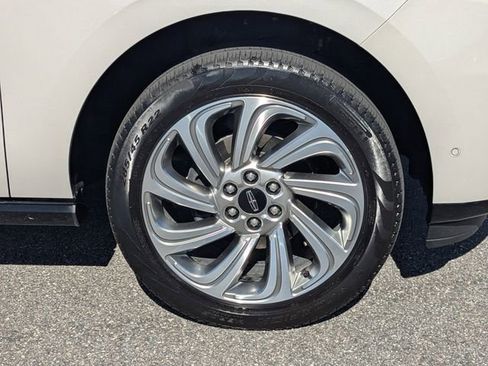 Certified 2024 Lincoln Navigator Reserve image 10