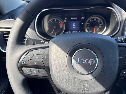 Used 2023 Jeep Cherokee Altitude Lux w/ Lux Elite Package AWD/4WD image 28