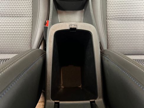 Used 2025 Chevrolet Trax LT w/ LT Convenience Package image 36