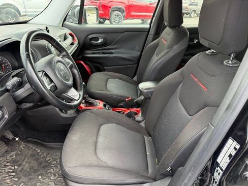 Used 2015 Jeep Renegade Trailhawk image 5