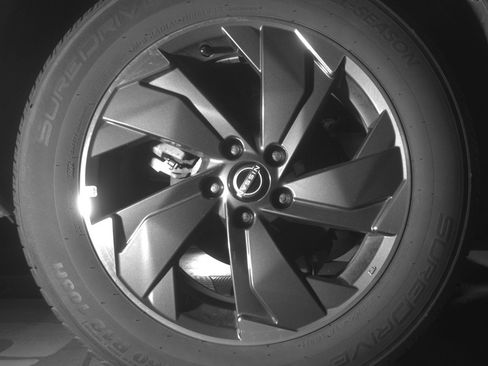 Used 2025 Nissan Rogue SV FWD image 15
