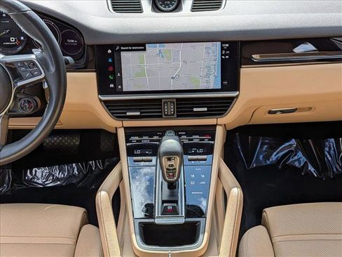 Used 2022 Porsche Cayenne E-Hybrid image 12