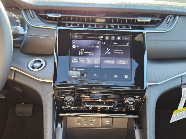 New 2025 Jeep Grand Cherokee Laredo RWD image 17