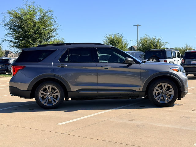 Used 2021 Ford Explorer XLT w/ Equipment Group 202A RWD image 17