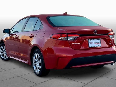 Used 2020 Toyota Corolla LE FWD image 12