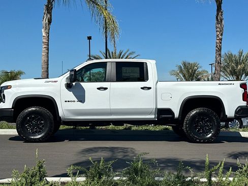 New 2026 Chevrolet Silverado 2500 ZR2 w/ ZR2 Bison Edition AWD/4WD image 7