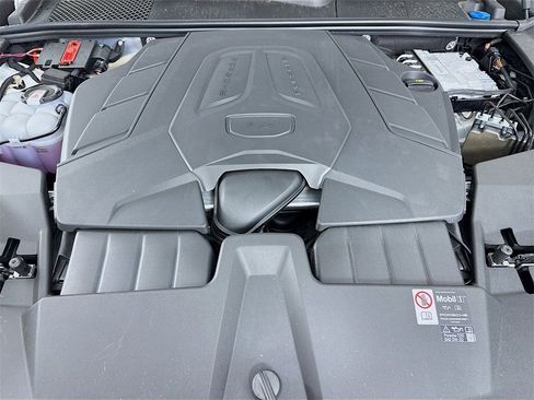 New 2025 Porsche Cayenne Coupe image 32