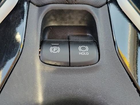 Used 2021 Toyota Corolla LE w/ Carpet Mat Package (TMS) image 27