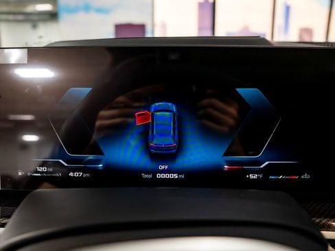 Used 2026 BMW X7 M60i w/ M Sport Professional Package image 17