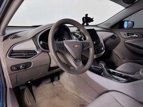 Used 2021 Chevrolet Malibu LS w/ Driver Confidence Package II image 9