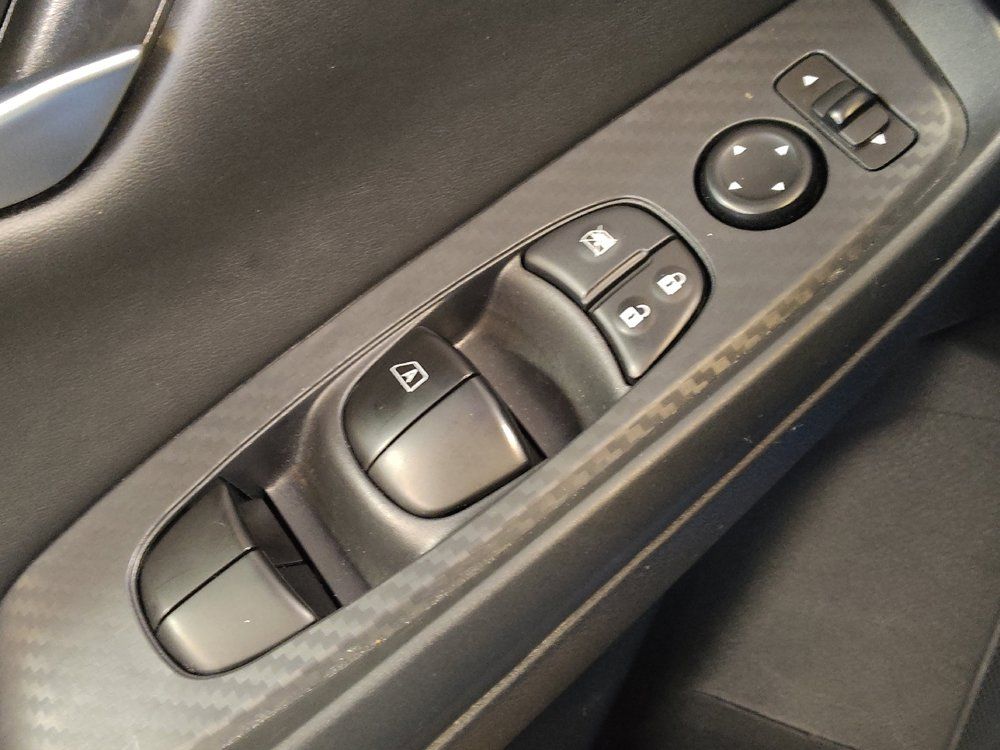 Used 2025 Nissan Sentra SV FWD image 27