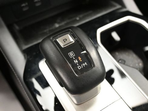 Used 2025 Mitsubishi Outlander SE AWD/4WD image 27