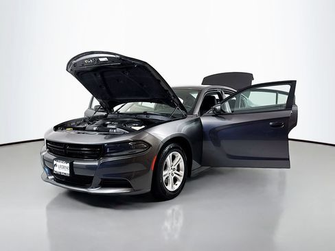 Used 2022 Dodge Charger SXT w/ Leather Interior Group RWD image 16