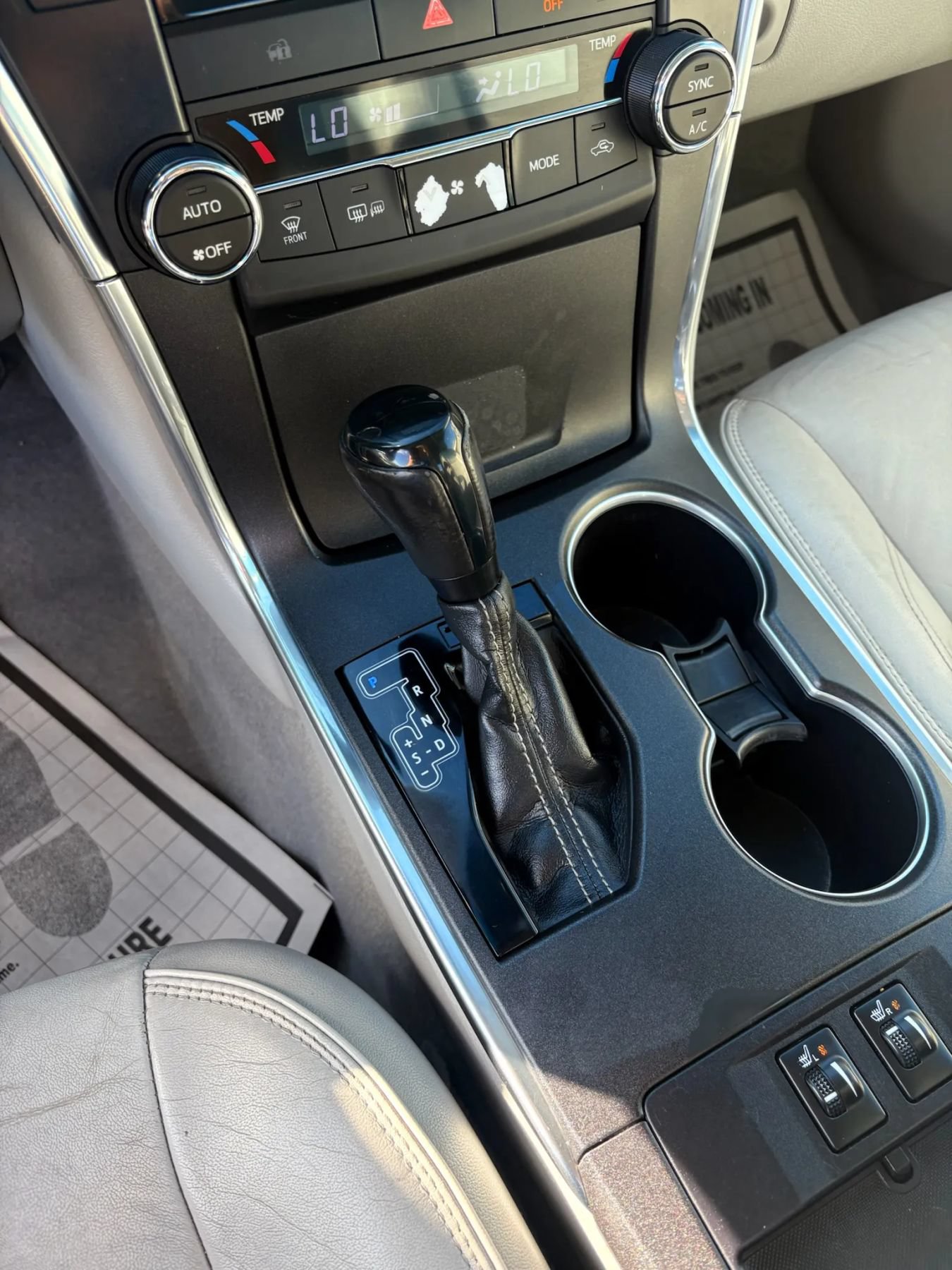 Used 2015 Toyota Camry XLE FWD image 23