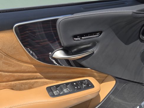 Certified 2024 Lexus LS 500 w/ Interior Upgrade Package RWD image 10