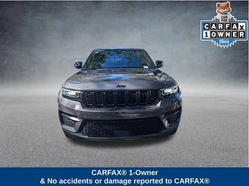 Used 2024 Jeep Grand Cherokee Altitude image 2